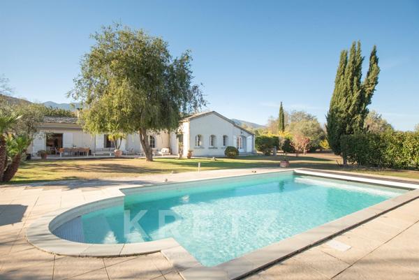 Villa de caractère 190 m² – Terrain 3 000 m² – Piscine
