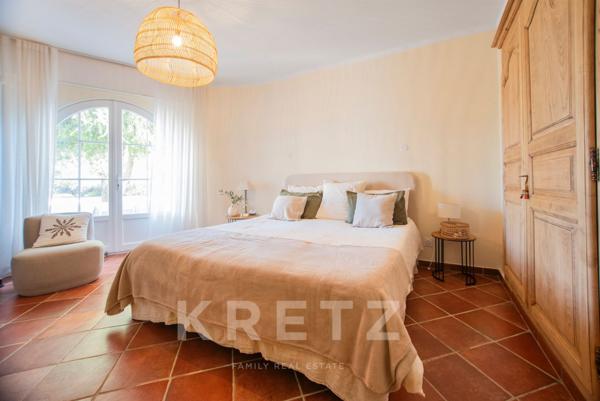 Villa de caractère 190 m² – Terrain 3 000 m² – Piscine