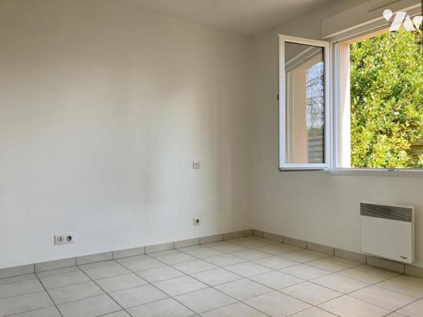 Maison de plain-pied 3 chambres garage et terrain