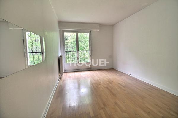 A vendre à Ville-d'Avray - Appartement 5 pièces traversant avec vue dégagée dans son écrin de verdure - Réf. T4523
