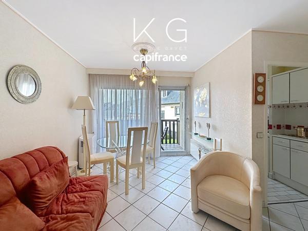 Deauville, place Morny, bel appartement T2 à vendre 33m2 au 2e étage, balcon sur jardins, cave