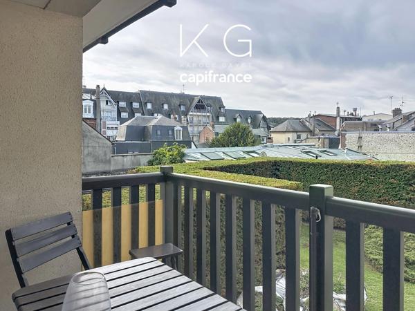 Deauville, place Morny, bel appartement T2 à vendre 33m2 au 2e étage, balcon sur jardins, cave
