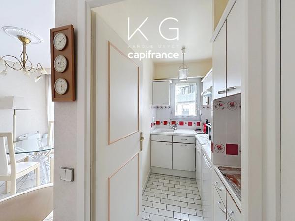 Deauville, place Morny, bel appartement T2 à vendre 33m2 au 2e étage, balcon sur jardins, cave