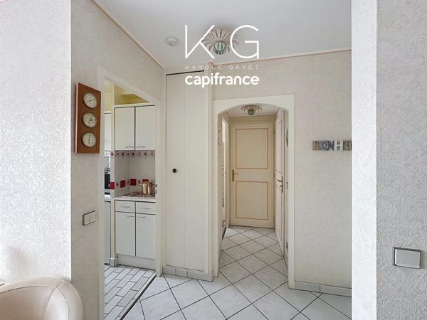 Deauville, place Morny, bel appartement T2 à vendre 33m2 au 2e étage, balcon sur jardins, cave
