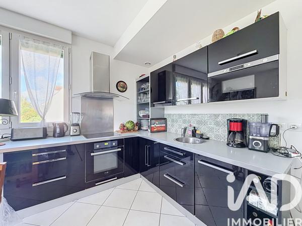 Location appartement 3 pièces 68 m² Crécy-la-Chapelle