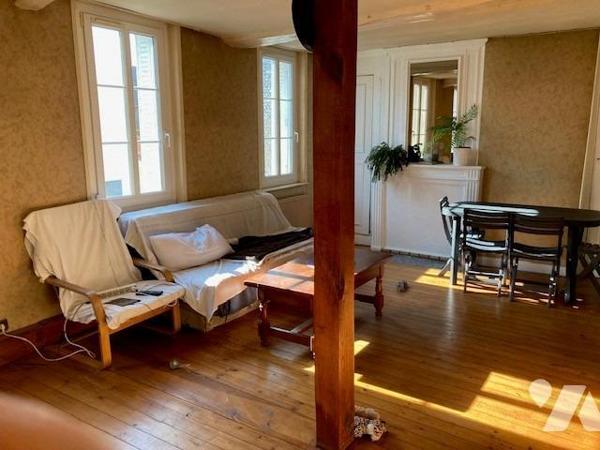 GRAND COURONNE Centre - Maison de caractère 105 m² (2 chbres - possibilité 3) avec jardin