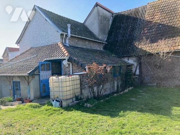 GRAND COURONNE Centre - Maison de caractère 105 m² (2 chbres - possibilité 3) avec jardin