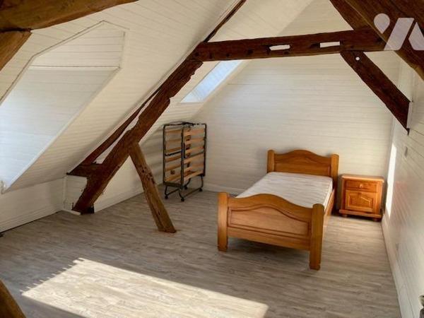 GRAND COURONNE Centre - Maison de caractère 105 m² (2 chbres - possibilité 3) avec jardin