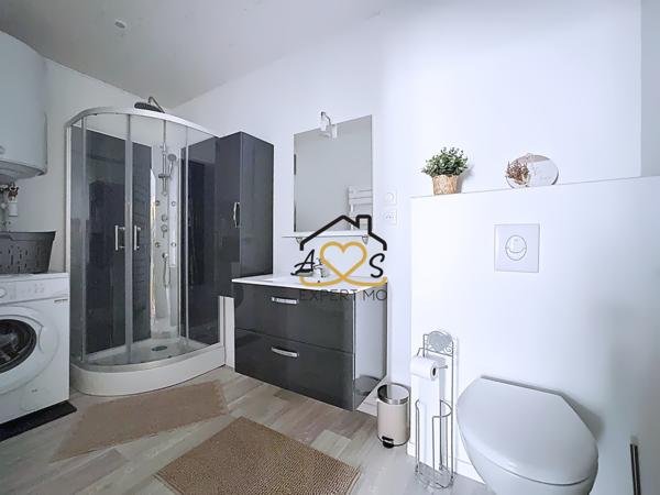 Billom (63160) STUDIO MEUBLÉ ENTIÈREMENT RÉNOVÉ À BILLOM