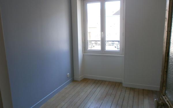 Immeuble à vendre    4 pièces •  Argentan