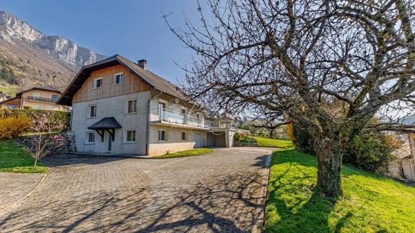 Vente Villa 7 pièces 253 m2 à Saint-Alban-Leysse