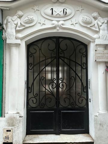 Deux pièces au dernier étage