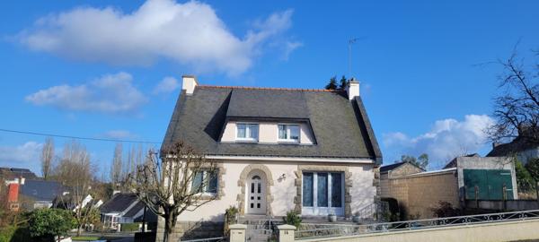 Centre Ville, 4 chambres, Fraîchement rénovée,