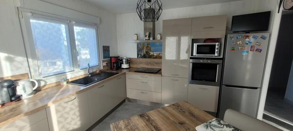 Centre Ville, 4 chambres, Fraîchement rénovée,