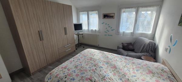 Centre Ville, 4 chambres, Fraîchement rénovée,