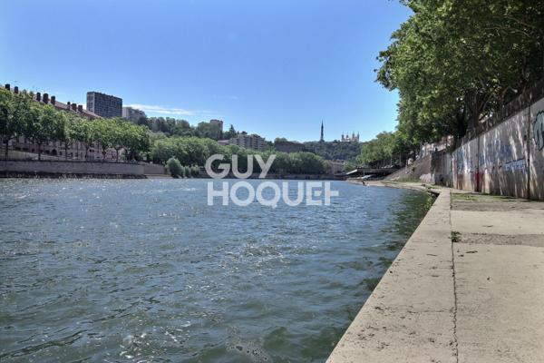 64m² traversant sur les quais