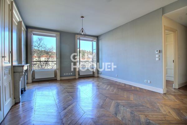 64m² traversant sur les quais