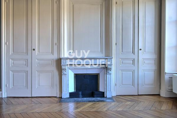 64m² traversant sur les quais