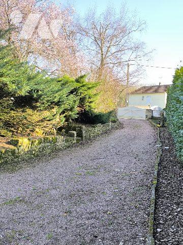 BELLE VILLA QUATRE CHAMBRES HANGAR JARDIN 1900 m²