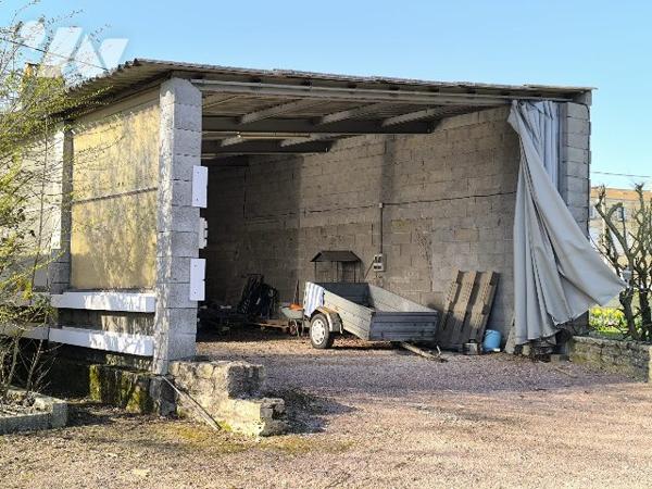 BELLE VILLA QUATRE CHAMBRES HANGAR JARDIN 1900 m²