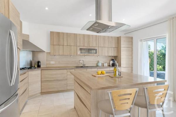 Maison à vendre  4 pièces - 188,30 m2 CAVALAIRE SUR MER - 83
