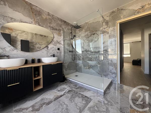 Appartement F5 à vendre  7 pièces - 169 m2 MONTLUCON - 03