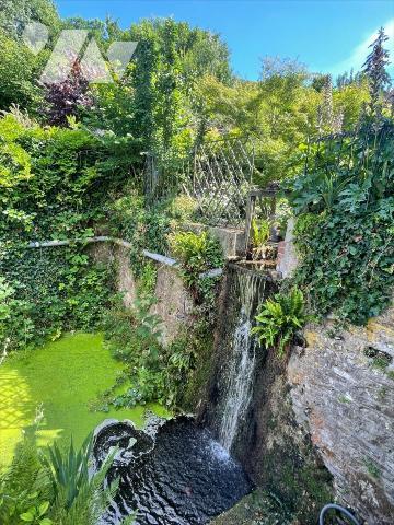 NOUVEAU "Chez des Notaires à Mes Côtés", très rare à la vente, niché dans le centre-ville de FA...