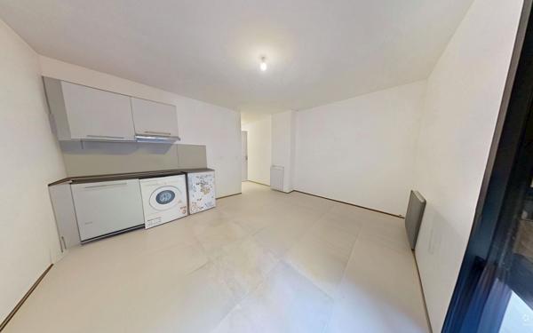 Appartement à louer    1 pièce •  Charbonnières-les-Bains