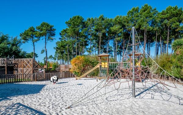 INVESTISSEMENT LOCATIF  Parentis-en-Born  Résidence Tourisme Le Domaine des Grands Lacs  5,73 % de rentabilité