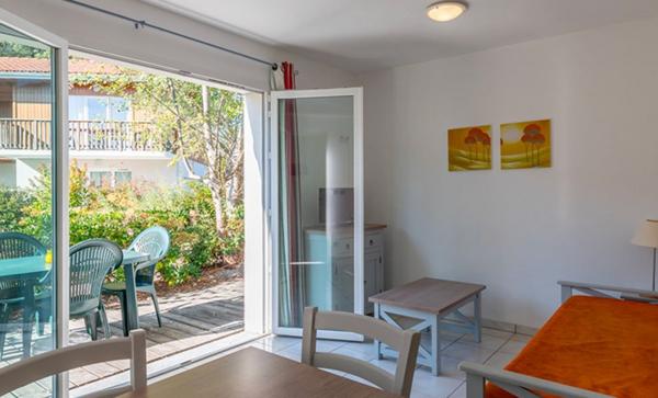 INVESTISSEMENT LOCATIF  Parentis-en-Born  Résidence Tourisme Le Domaine des Grands Lacs  5,73 % de rentabilité