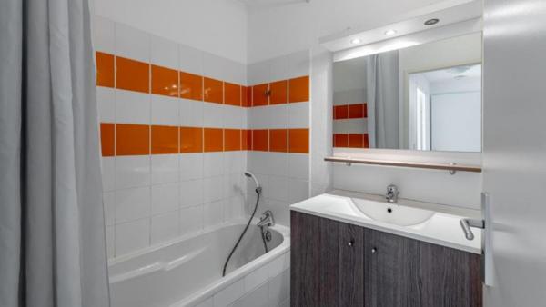 INVESTISSEMENT LOCATIF  Parentis-en-Born  Résidence Tourisme Le Domaine des Grands Lacs  5,73 % de rentabilité