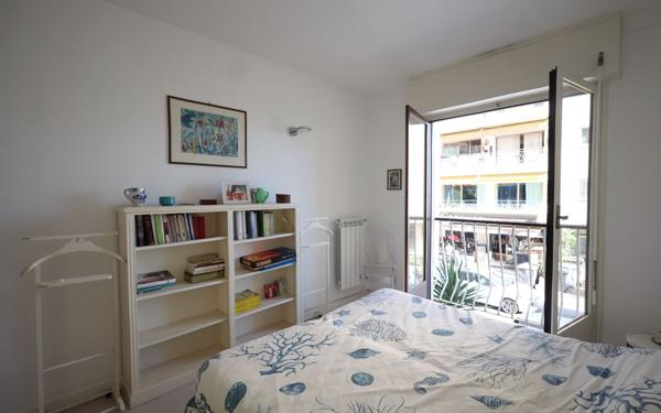 Appartement à vendre    3 pièces • 54 m2 Roquebrune-Cap-Martin