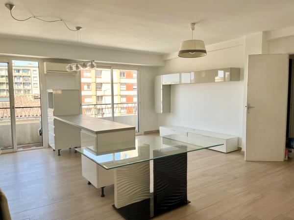 LA BLANCARDE T2 TRES LUMINEUX 51m²