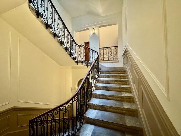 Avignon Intra-muros T2 exceptionnel de 71 m2