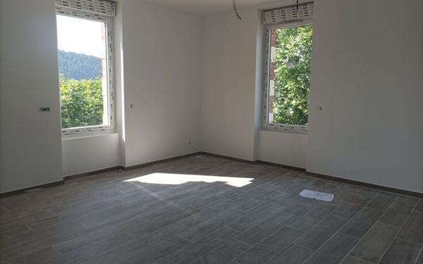 Appartement à louer    1 pièce •  Les Vans