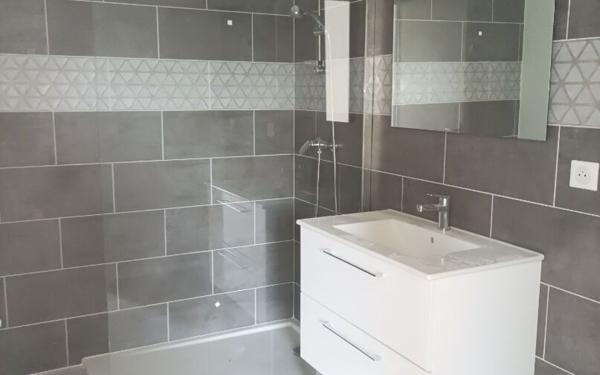 Appartement à louer    1 pièce •  Les Vans