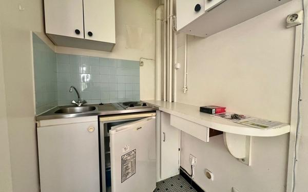 Appartement à vendre    1 pièce • 25,40 m2 Paris 11
