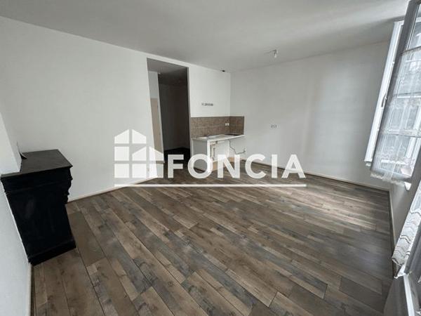 Location Studio 35.3 m² - 45 RUE PUJOS Rochefort 17300