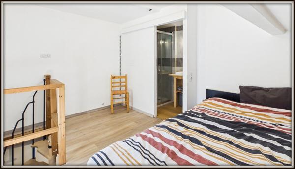VAL-DES-PRÉS – MAISONNETTE ENTIÈREMENT RÉNOVÉE AVEC GARAGE ET EXTÉRIEUR