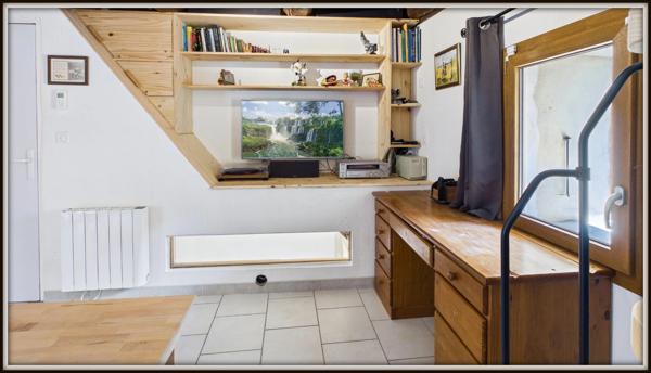 VAL-DES-PRÉS – MAISONNETTE ENTIÈREMENT RÉNOVÉE AVEC GARAGE ET EXTÉRIEUR