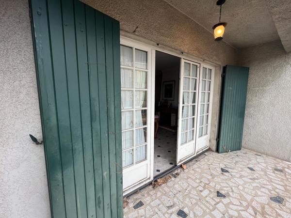 Appartement en plein centre de Forcalquier avec grande terrasse
