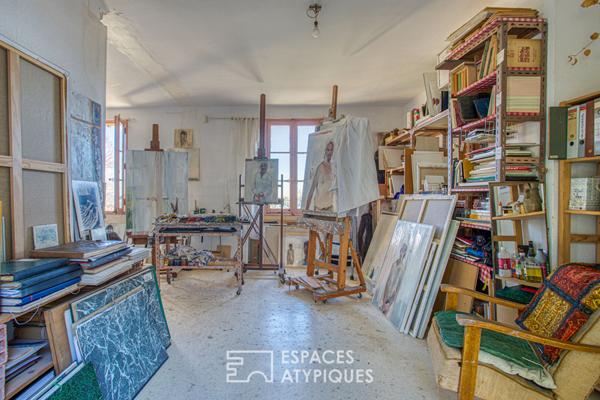 La maison du peintre et son jardin empli de fantaisie