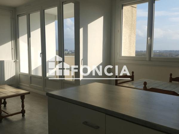 Location Studio 33.04 m² - 49-51-53 AVENUE DU GENERAL PATTON Angers 49000