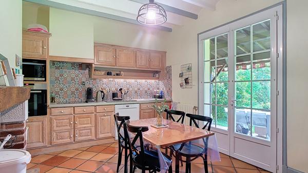 A vendre Maison 135m² à Nérac 4 Chambres , sous sol total et grand jardin clôturé