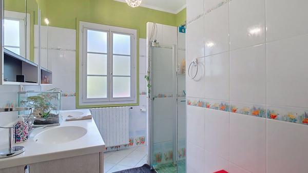 A vendre Maison 135m² à Nérac 4 Chambres , sous sol total et grand jardin clôturé