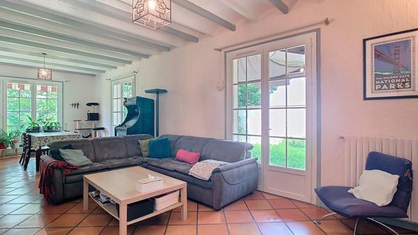 A vendre Maison 135m² à Nérac 4 Chambres , sous sol total et grand jardin clôturé