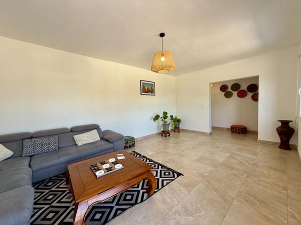 Maison à vendre 9 pièces VILLEMOUSTAUSSOU (11)194m2 habitable, 5 chambres, terrain 1858m2 piscine