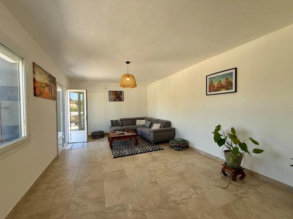 Maison à vendre 9 pièces VILLEMOUSTAUSSOU (11)194m2 habitable, 5 chambres, terrain 1858m2 piscine