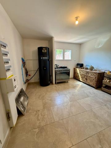 Maison à vendre 9 pièces VILLEMOUSTAUSSOU (11)194m2 habitable, 5 chambres, terrain 1858m2 piscine