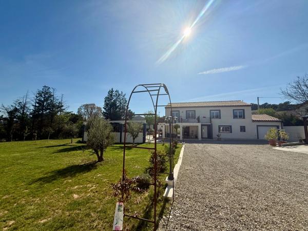 Maison à vendre 9 pièces VILLEMOUSTAUSSOU (11)194m2 habitable, 5 chambres, terrain 1858m2 piscine